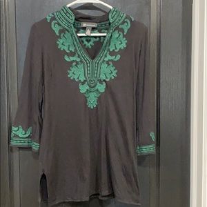 Black and green tunic with embroidered